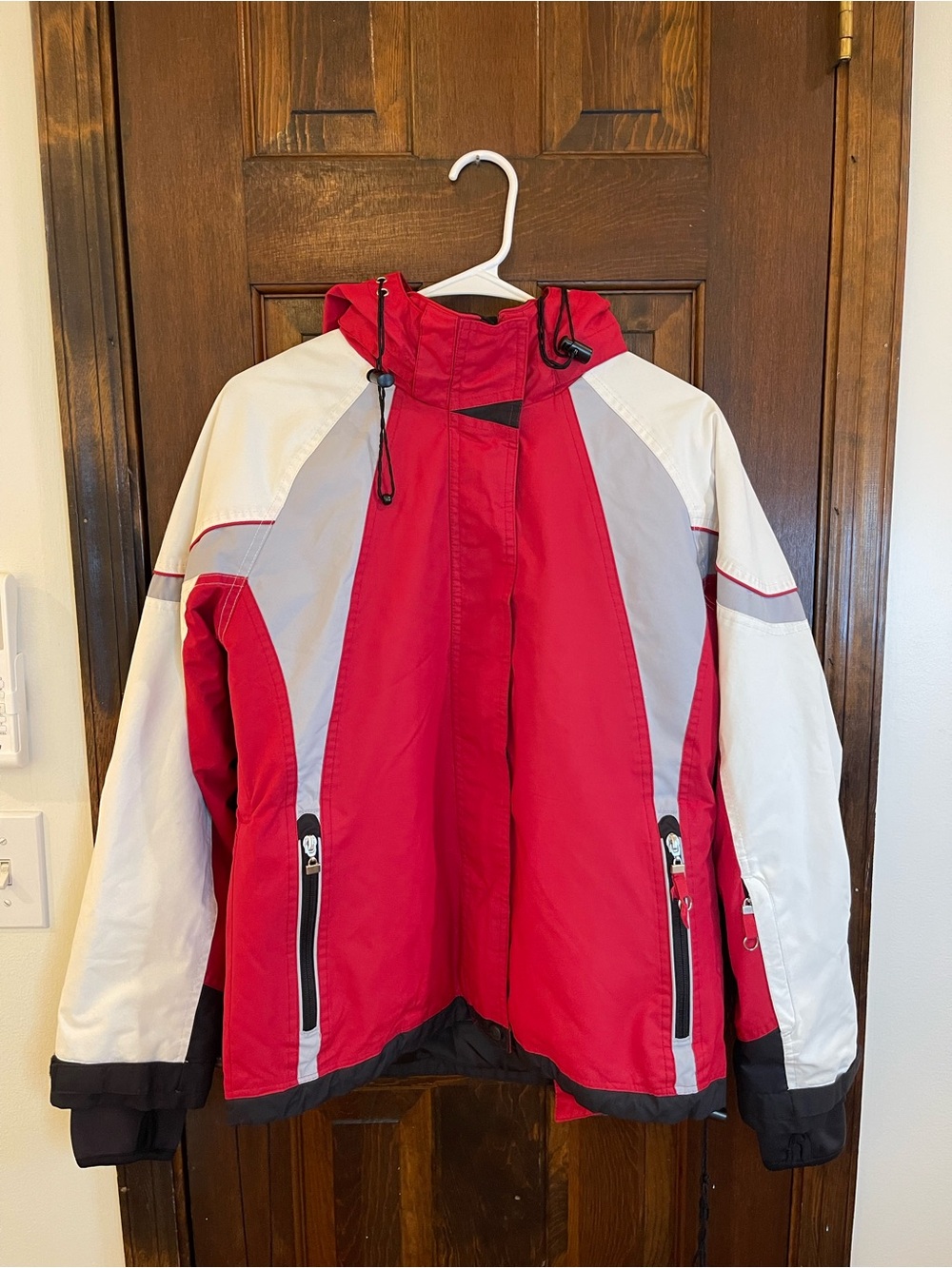 Natural Reflections Medium Red Gray White Ski Winter Jacket